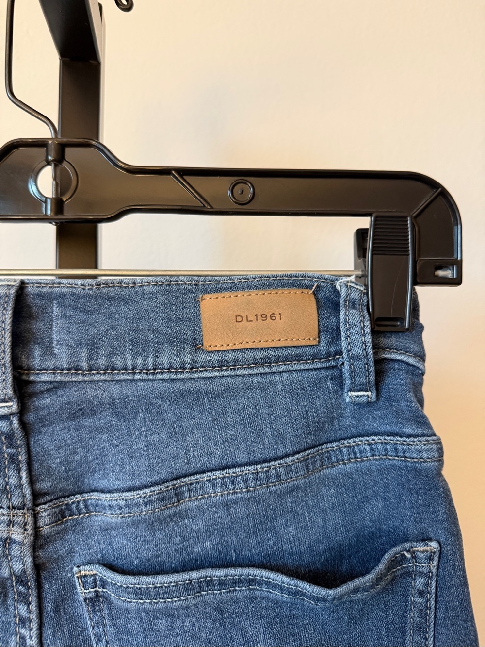 DL1961 Rachel Flare Ultra High Rise Instasculpt™ 34" Jeans Size 27 - Picture 6 of 8